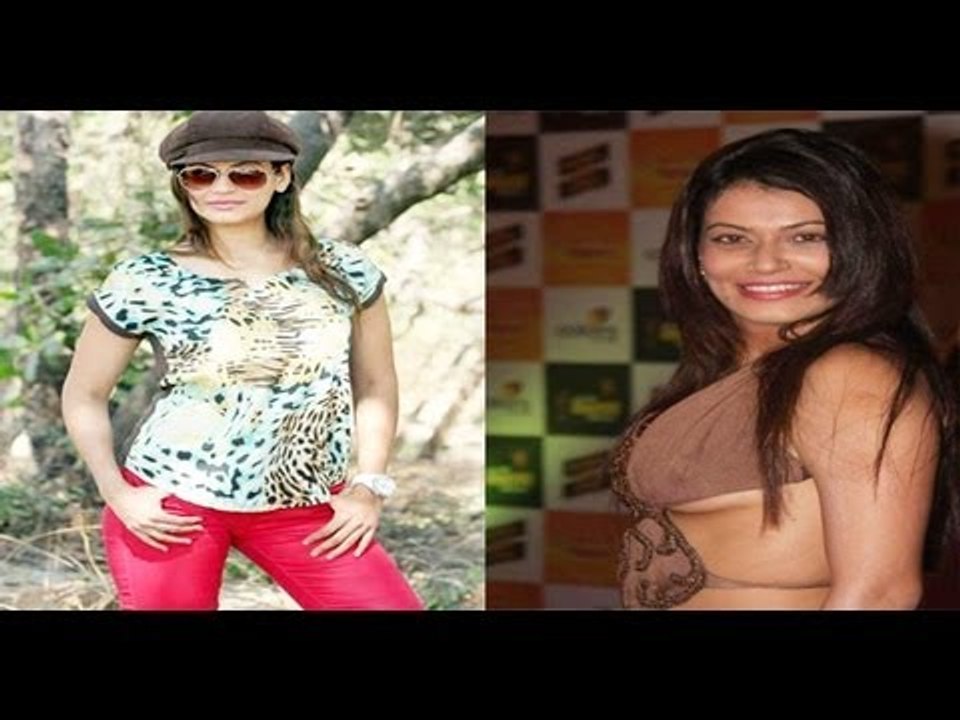 Payal Rohatgi arrives At The Mahurat Of 'Black Currency'