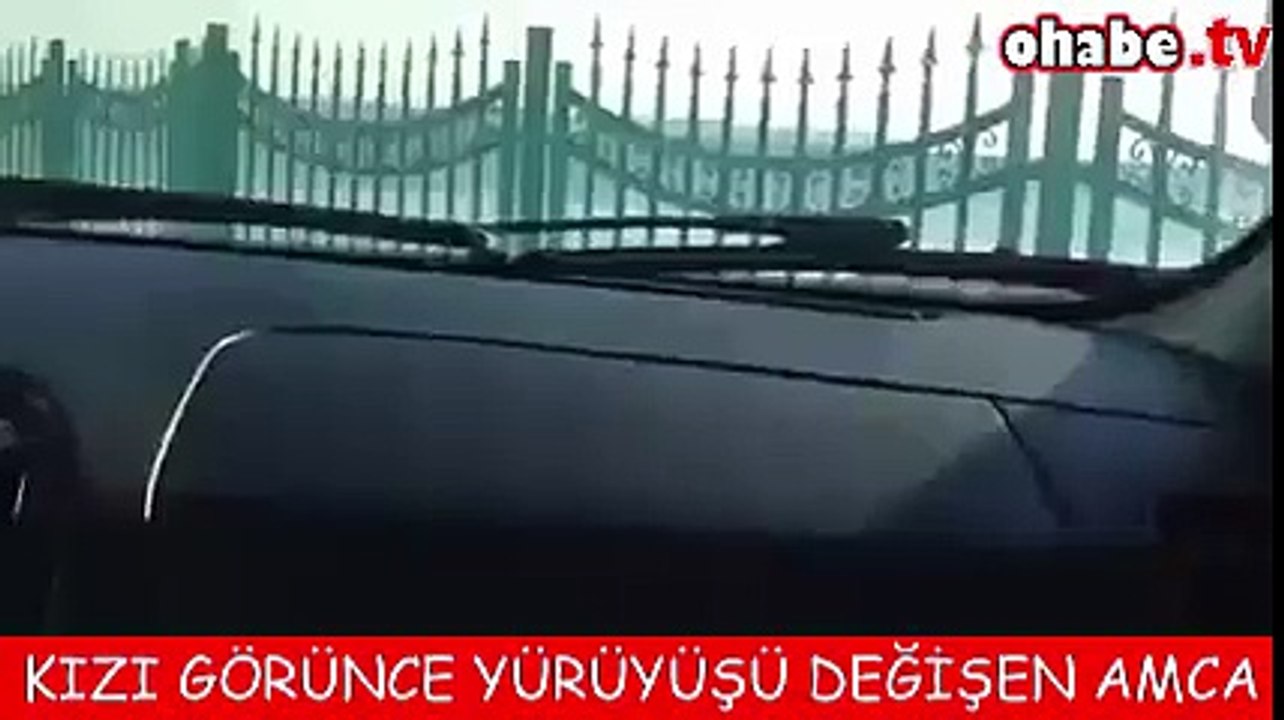 Kızı Görünce Yürüyüşü Değişen Amca