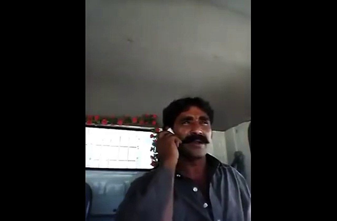 Goray k sath phans gya- English check kro zara...