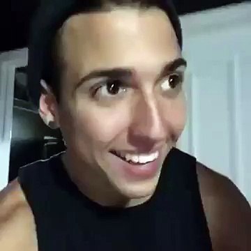 HE THINKS HES KATY PERRY