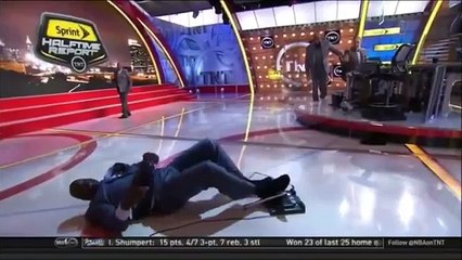 Shaquille O'neal Falls in Live Studio (Funny)