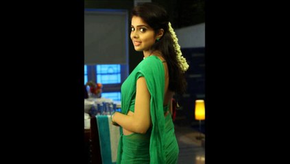 Sravya Hot Saree deep navel show in  Love You Bangaram Movie