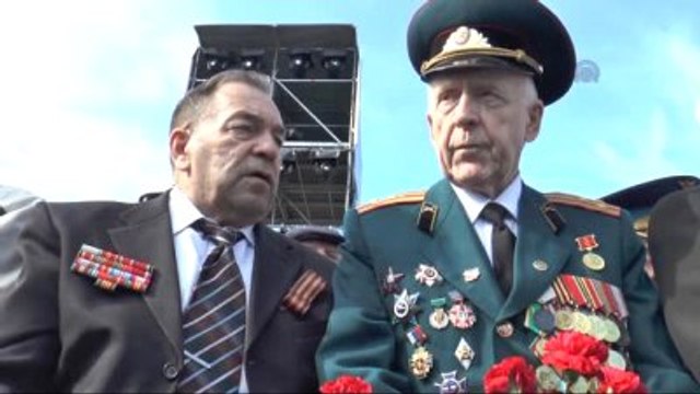 Kızıl Meydan'da Askeri Geçit Töreni