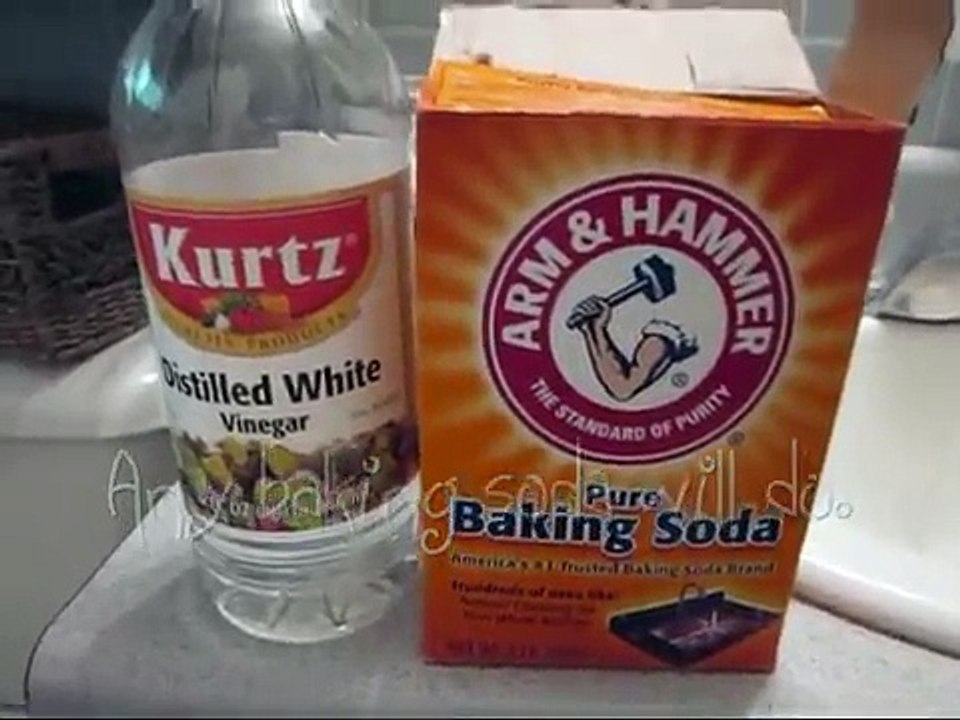 How to wash your hair with baking soda and vinegar