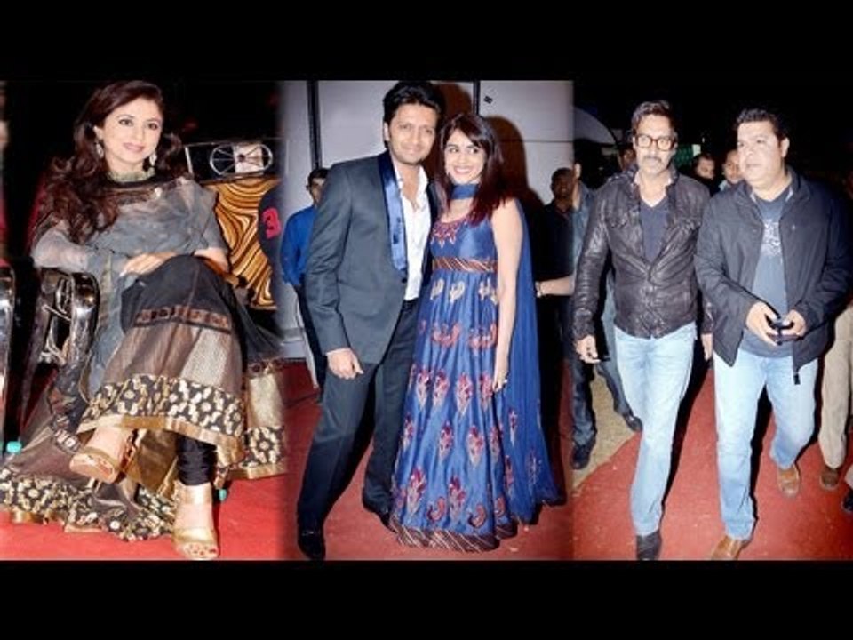 GLAM DIVAS of Bollywood with  Mumbai Police At Umang Awards 2013