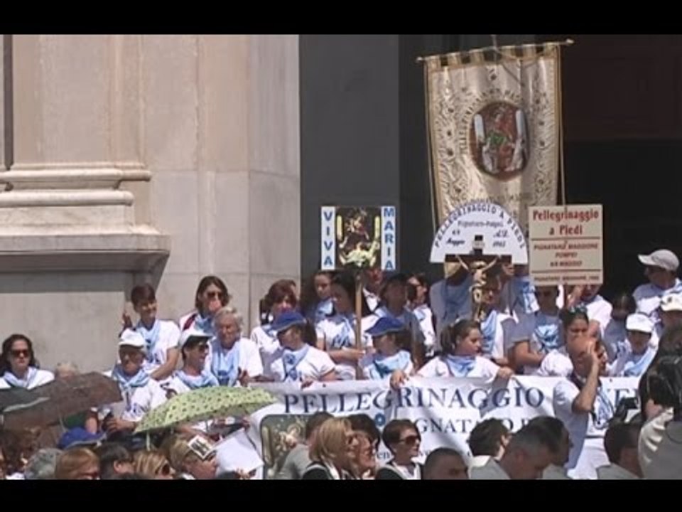 Pompei (NA) - Migliaia di fedeli per la supplica alla Madonna (08.05.15)