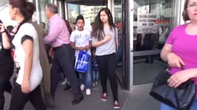 Antalya Avm'nin Restoran Bölümünde Yangın Çıktı, Vatandaşlar Tahliye Ediliyor-ek Görüntü