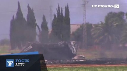 Les secours arrivent sur le site du crash de l'avion militaire A400M