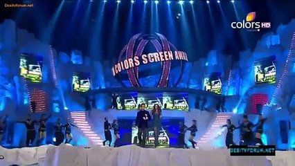 Shahrukh Khan & Deepika Padukone dance performance