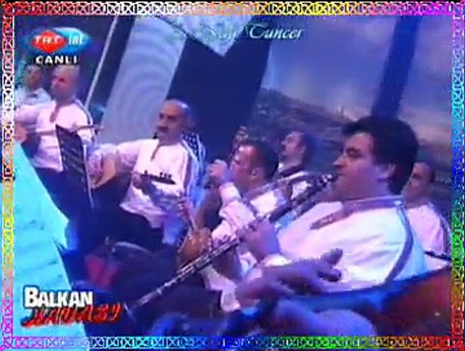 Havva KARAKAŞ *Kıvrık Baston Elinde*