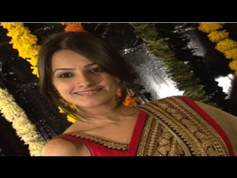 Stunning Anita Hassanandani Attends Ekta Kapoor's Diwali Bash