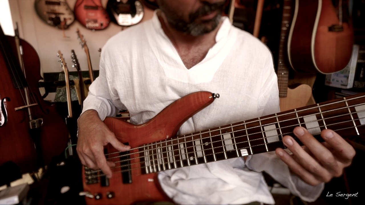 Anthem of Corsica [French] Hymne Corse Dio vi salvi Regina on guitar bass 6 cover