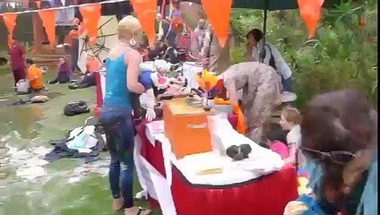 Piscina tem 'tsunami' após terremoto no Nepal,