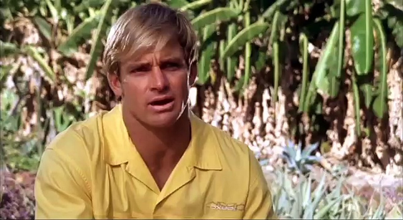 Riding Giants - Laird Hamilton Surfing Teahupoo