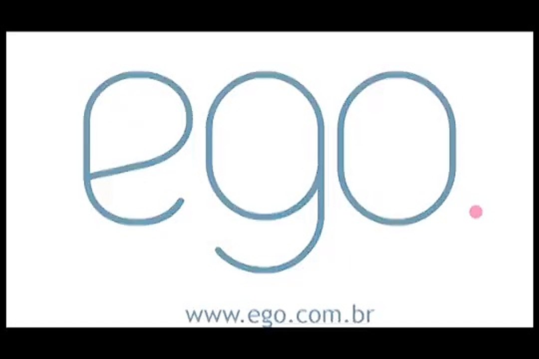 Ao lado da mãe, ex-BBB Fernando deseja um feliz Dia das Mães aos leitores do EGO