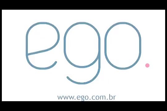 Ao lado da mãe, ex-BBB Fernando deseja um feliz Dia das Mães aos leitores do EGO