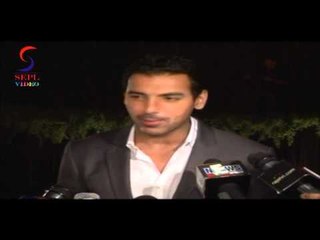 Tải video: Actor John Abraham Spotted @ Amitabh Bachchan Birthday Bash