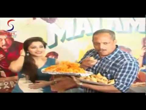 NANA PATEKAR Enjoying Jalebi & Samosa Event of KAMAAL DHAMAAL MALAMAAL