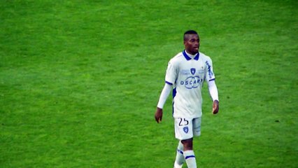 09/05/15 : SRFC-SCB : expulsion Kamano (44')