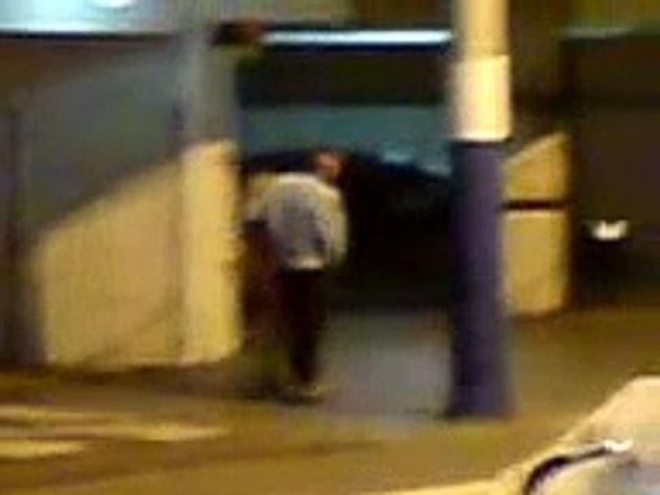 Mulher tira a roupa em um Bar e é Expulsa Balneário Camboriú