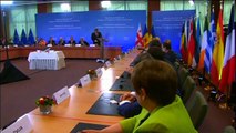 Знаменитый день  Порошенко подписал Соглашение об ассоциации с ЕС