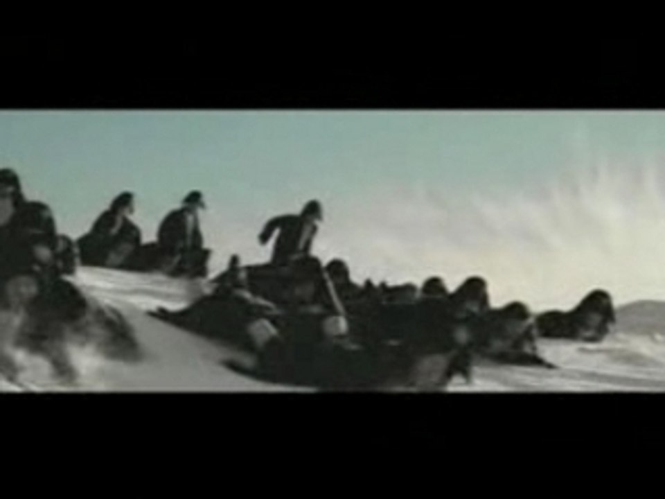 Pub canal plus - marche de l'empereur