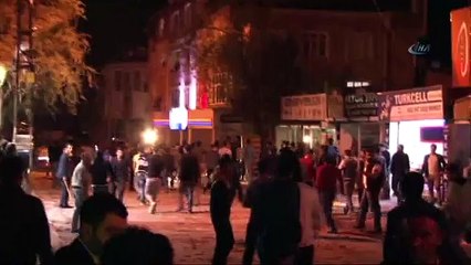 Suriyelilerin evini ateşe verdiler