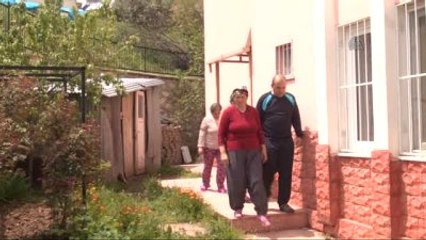 Hayatını Engelli 4 Çocuğuna Adadı