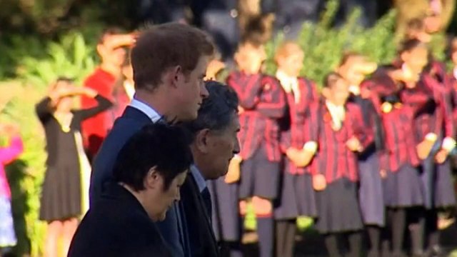 Harry meets adoring fans in New Zealand