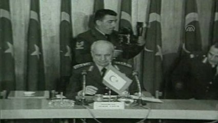 Kenan Evren'in Siyah-beyaz Arşiv Görüntüleri