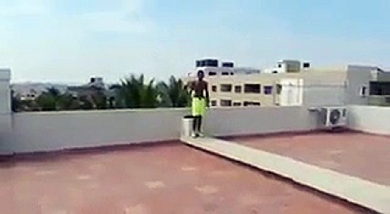 150 FEET HIGH SOWING MAN