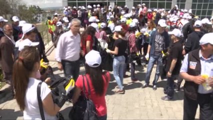 Ankara Mogan Gölü'nü Dalgıçlar Temizledi