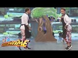 Jhong Hilario does moon walk on Showtime