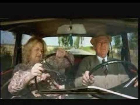 Pub-antena-femme-volant