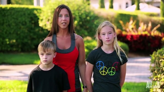 How to Rescue a 9-Foot Gator in Murky Waters | Gator Boys