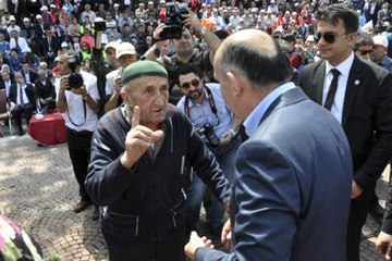 Yaşlı Vatandaştan Sağlık Bakanı'na: Emekliler Aç Duruyor Aç!