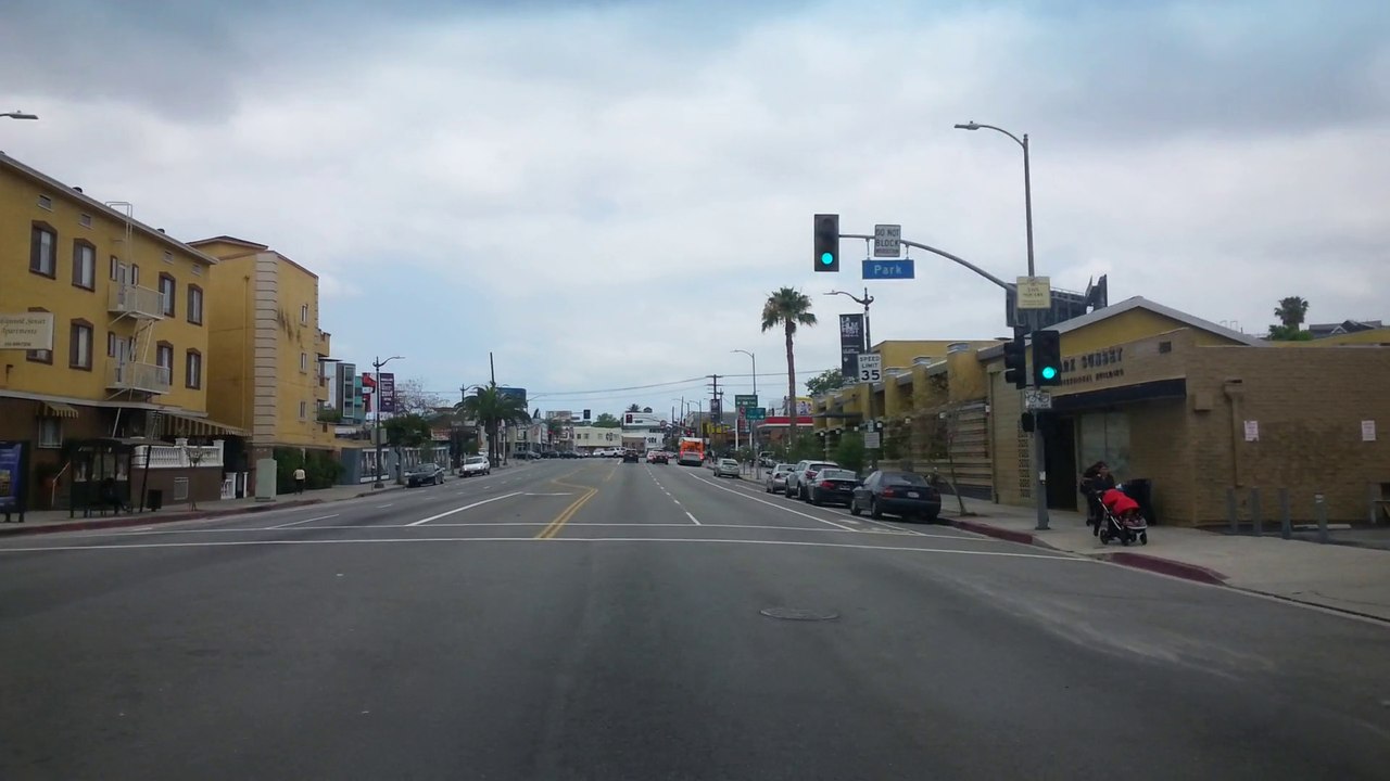 Direction Hollywood Bd 1/2