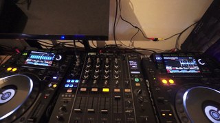 DJ LESSON ON MIXING IN KEY AND KEEPING THE VIBE