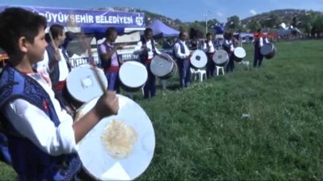 Bin Pehlivan Altın Kemer İçin Er Meydanında
