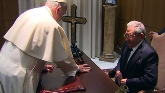 Raúl Castro e Papa Francisco se encontram no Vaticano