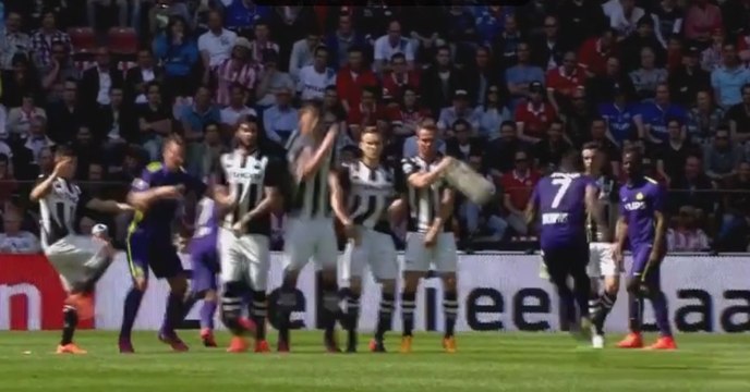 Memphis Depay Great freekick PSV vs Heracles (2015)