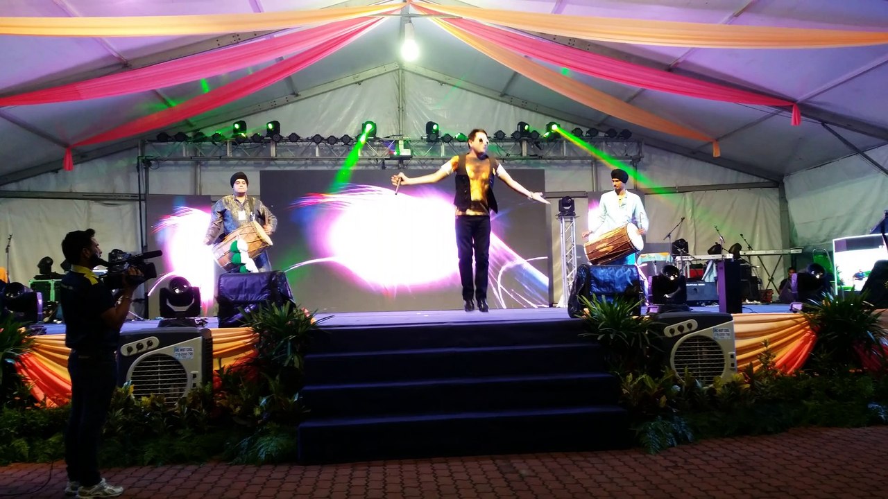 gul performing Jee karda live @ vesakhi mela 2015 tourism malaysia