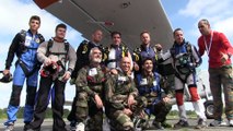 Parachutisme à Vannes. Loïck Peyron et trois champions ont sauté