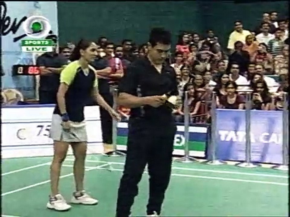 Deepika Padukone Vs  Aamir Khan Badminton Match