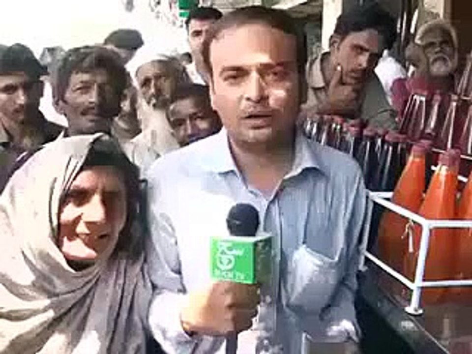 خالہ کے کام چیک کرو ۔۔ ٹی وی رپورٹر کے ساتھ وہ کیا جو اسے ہمیشہ یاد رہے گا