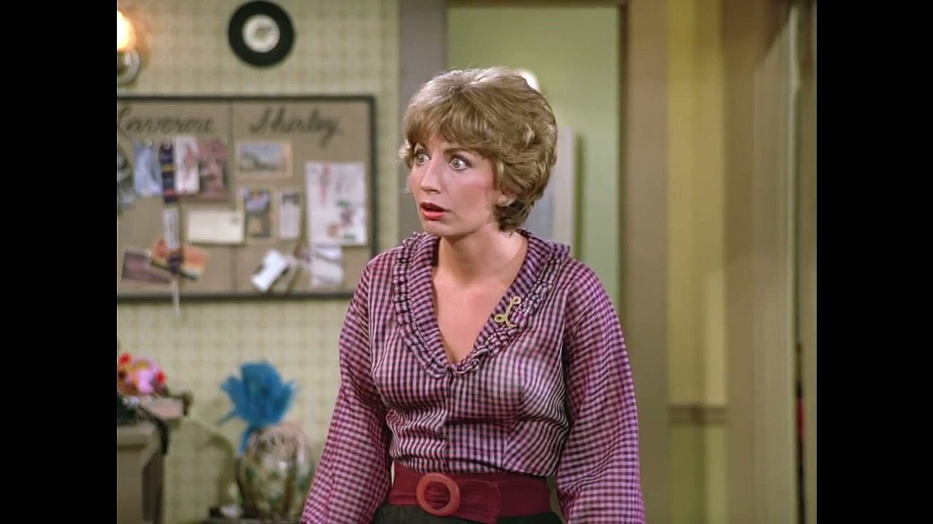 ⁣Laverne & Shirley - Shirley's Big Surprise