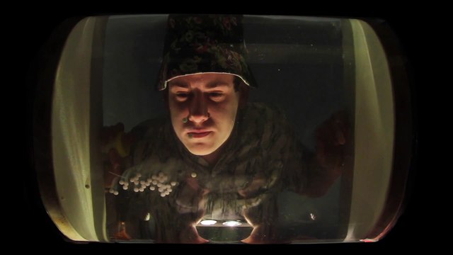 Il rappe en apnée pendant tout un clip!