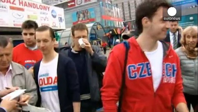 Polonia: dopo la sconfitta al primo turno, Komorowski promette riforma elettorale