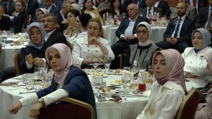 Davutoğlu: "İstanbul'a Yapılan Her Hizmet Türkiye'nin Bütününe Yapılan Hizmettir"