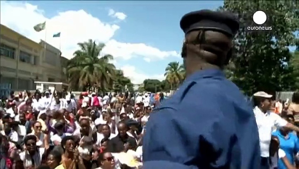 Women join anti-Nkurunziza protests in Burundi